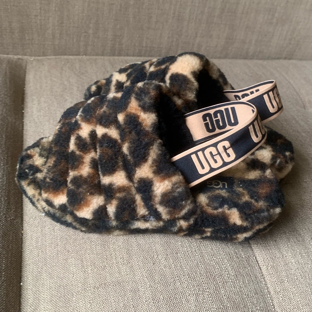 Girls ugh slippers size 6